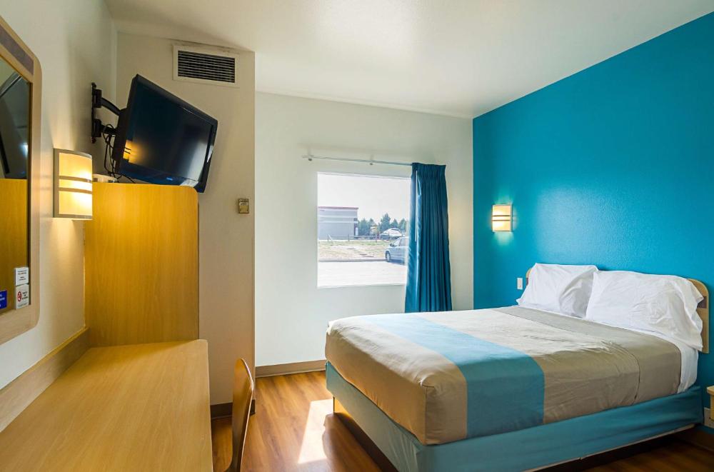 Queen Room - Disability Access - Non-Smoking interior